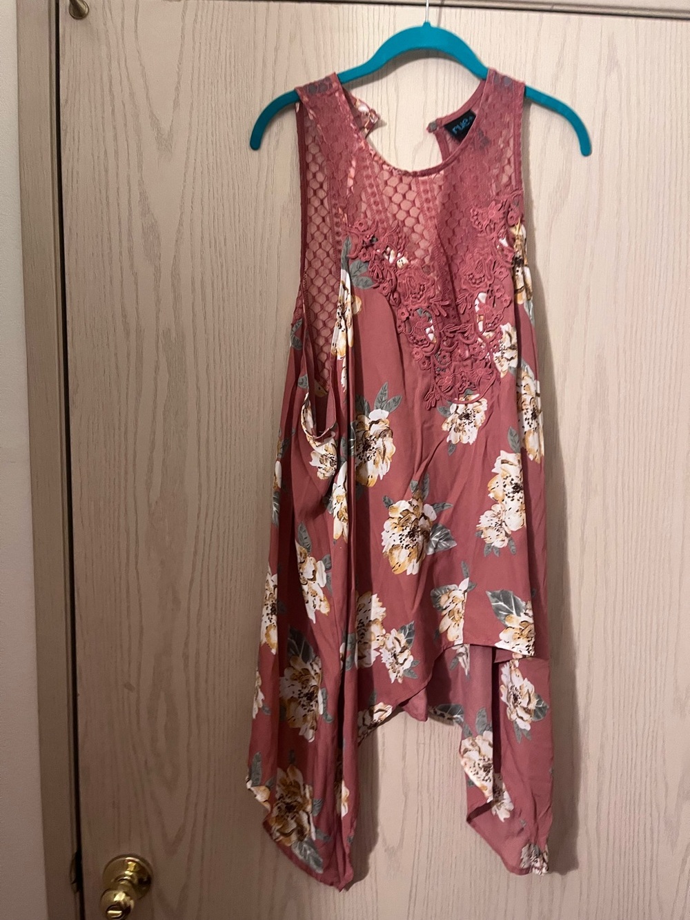 Rue21 Mauve Floral Lace Yoke Handkerchief Hem top
